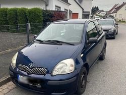 Blau Gebraucht 2003 Toyota Yaris Kleinwagen | 1.100 € (Guter Preis)