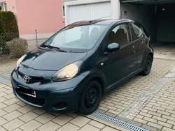 Grau Gebraucht 2009 Toyota Aygo Kleinwagen | 2.999 € (Fairer Preis)
