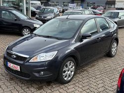 Grau Gebraucht 2011 Ford Focus Limousine | 3.699 € (Fairer Preis)
