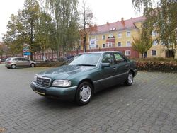 Grün Gebraucht 1993 Mercedes C220 Limousine | 2.799 €