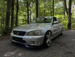 Silber Gebraucht 2003 Lexus IS200 Limousine | 6.990 € (Teuer)