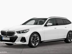 Weiß Gebraucht 2024 BMW 520 Comfort Edition Kombi | 56.510 € (Etwas zu teuer)