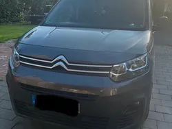 Grau Gebraucht 2020 Citroën Berlingo Van / Kleinbus | 15.800 € (Fairer Preis)