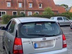 Silber Gebraucht 2006 Kia Picanto Kleinwagen | 1.430 € (Teuer)