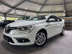 Weiß Gebraucht 2020 Renault Mégane IV Business Kombi | 14.480 € (Fairer Preis)