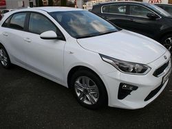 Weiß Gebraucht 2020 Kia Ceed Edition 7 Limousine | 11.111 € (Fairer Preis)
