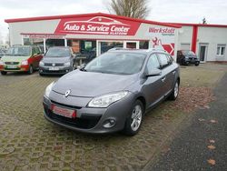 Grau Gebraucht 2010 Renault Mégane III Dynamique Limousine | 4.980 € (Etwas zu teuer)