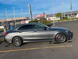 Grau Gebraucht 2019 Mercedes 180 AMG line Limousine | 31.000 €