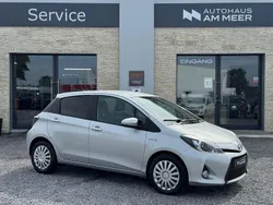 Silber Gebraucht 2013 Toyota Yaris Hybrid Edition Limousine | 6.999 €