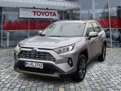 Lichtsilber metalic Neu 2025 Toyota RAV4 Hybrid SUV | 45.690 € (Etwas zu teuer)