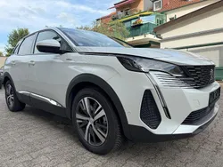 Weiß Gebraucht 2021 Peugeot 3008 Allure SUV | 16.800 € (Fairer Preis)