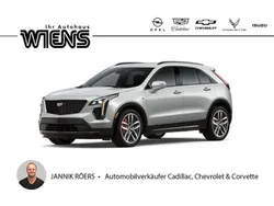 Weiß Gebraucht 2022 Cadillac XT4 SUV | 38.900 € (Teuer)