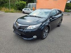 Schwarz Gebraucht 2014 Toyota Avensis Executive Kombi | 7.355 € (Fairer Preis)