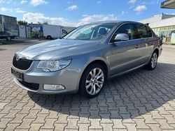 Grau Gebraucht 2010 Skoda Superb Ambition Limousine | 7.350 € (Fairer Preis)