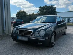 Gebraucht 2000 Mercedes E220 Limousine | 2.800 € (Fairer Preis)