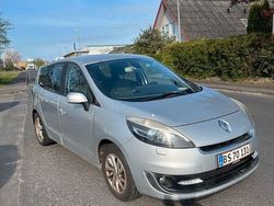 Grau Gebraucht 2013 Renault Scénic III Authentique Van / Kleinbus | 2.500 € (Teuer)