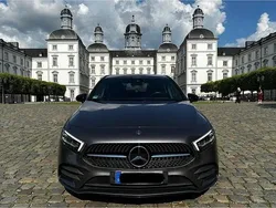 Grau Gebraucht 2018 Mercedes A200 AMG line Kleinwagen | 26.999 € (Etwas zu teuer)