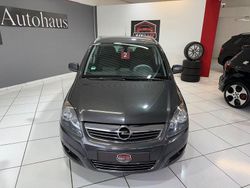 Grau Gebraucht 2011 Opel Zafira Design Edition Van / Kleinbus | 4.999 € (Fairer Preis)