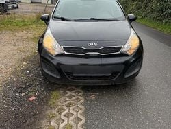 Schwarz Gebraucht 2014 Kia Rio 4 Limousine | 2.199 € (Superpreis)