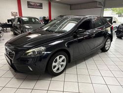 Schwarz Gebraucht 2014 Volvo V40 CC Summum Kombi | 13.500 € (Fairer Preis)