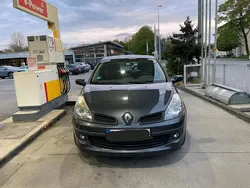 Schwarz Gebraucht 2006 Renault Clio II Kleinwagen | 1.700 € (Fairer Preis)