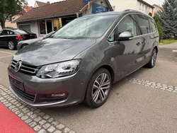 Grau Gebraucht 2017 VW Sharan Sound Van / Kleinbus | 26.900 € (Etwas zu teuer)