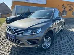 Grau Gebraucht 2016 VW Touareg R-line SUV | 26.990 € (Etwas zu teuer)