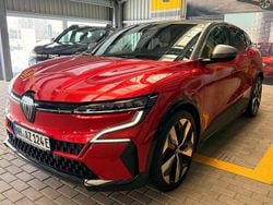 Rot Gebraucht 2024 Renault Megane E-Tech Techno Limousine | 29.990 € (Guter Preis)
