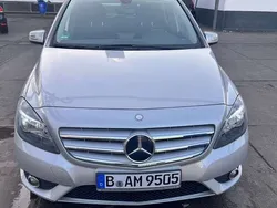 Silber Gebraucht 2013 Mercedes B180 Van / Kleinbus | 10.800 € (Guter Preis)