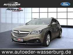 Grün Gebraucht 2015 Opel Insignia Country Tourer Basis Kombi | 9.850 € (Fairer Preis)