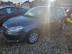 Grau Gebraucht 2014 Skoda Fabia Cool Edition Kleinwagen | 4.290 €
