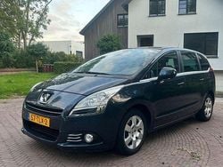 Blau Gebraucht 2012 Peugeot 5008 Van / Kleinbus | 3.250 € (Guter Preis)
