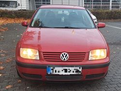 Rot Gebraucht 2001 VW Bora Limousine | 4.200 € (Teuer)