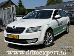 Weiß Gebraucht 2016 Skoda Octavia G-TEC Ambition Kombi | 4.350 €