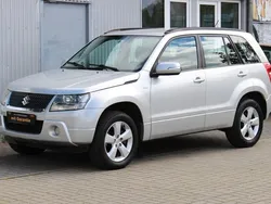 Silber Gebraucht 2010 Suzuki Grand Vitara SUV | 12.980 €