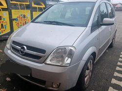 Silber Gebraucht 2005 Opel Meriva Van / Kleinbus | 999 €