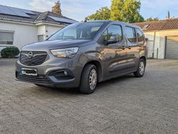Grau Gebraucht 2018 Opel Combo Life Edition Van / Kleinbus | 8.200 € (Superpreis)