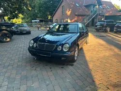 Blau Gebraucht 2000 Mercedes E280 Limousine | 5.650 € (Etwas zu teuer)
