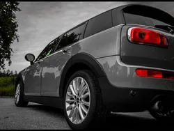 Grau Gebraucht 2017 Mini Cooper D Clubman Kombi | 9.999 € (Fairer Preis)