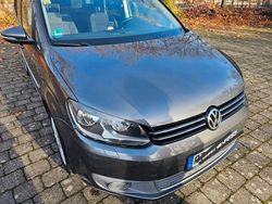 Grau Gebraucht 2010 VW Touran Van / Kleinbus | 7.850 € (Etwas zu teuer)