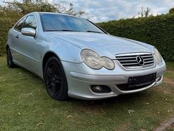 Silber Gebraucht 2006 Mercedes C200 Coupé | 2.850 € (Guter Preis)