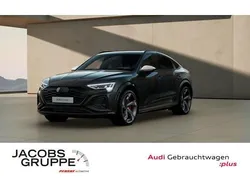 Schwarz (schwarz / mythosschwarz) Gebraucht 2024 Audi SQ8 Sportback e-tron Comfort SUV | 82.479 €