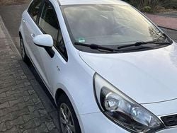 Gebraucht 2013 Kia Rio FIFA World Cup Edition Limousine | 3.149 € (Guter Preis)