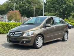 Braun Gebraucht 2010 Mercedes B180 Van / Kleinbus | 4.990 € (Fairer Preis)