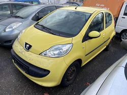 Zu lackieren gelb b0 Gebraucht 2006 Peugeot 107 Filou Kleinwagen | 1.400 € (Guter Preis)