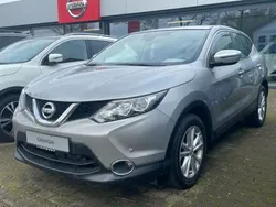 Grau Gebraucht 2016 Nissan Qashqai Acenta SUV | 14.990 € (Fairer Preis)