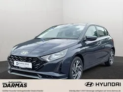 Grau Gebraucht 2024 Hyundai i20 Trend Limousine | 18.490 € (Fairer Preis)