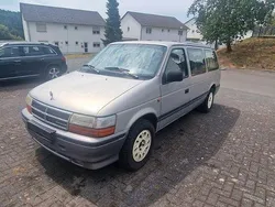 Grau Gebraucht 1995 Chrysler Grand Voyager Van / Kleinbus | 4.700 €