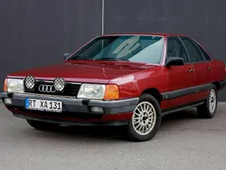 Rot Gebraucht 1985 Audi 100 Limousine | 5.900 €