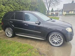 Schwarz Gebraucht 2006 Mercedes ML320 SUV | 4.500 €